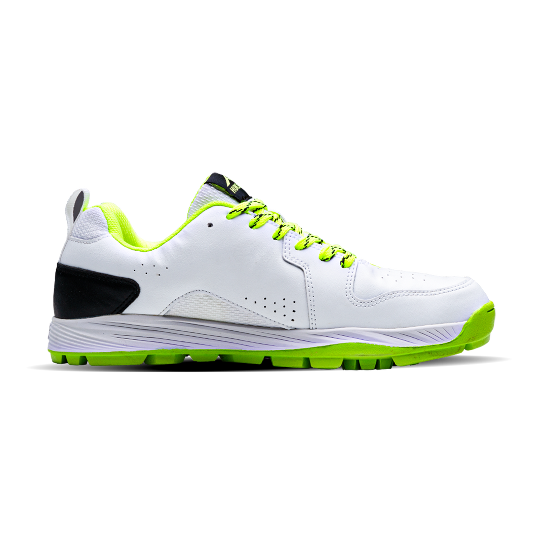 HUNDRED PITCH FORCE CRICKET SHOES