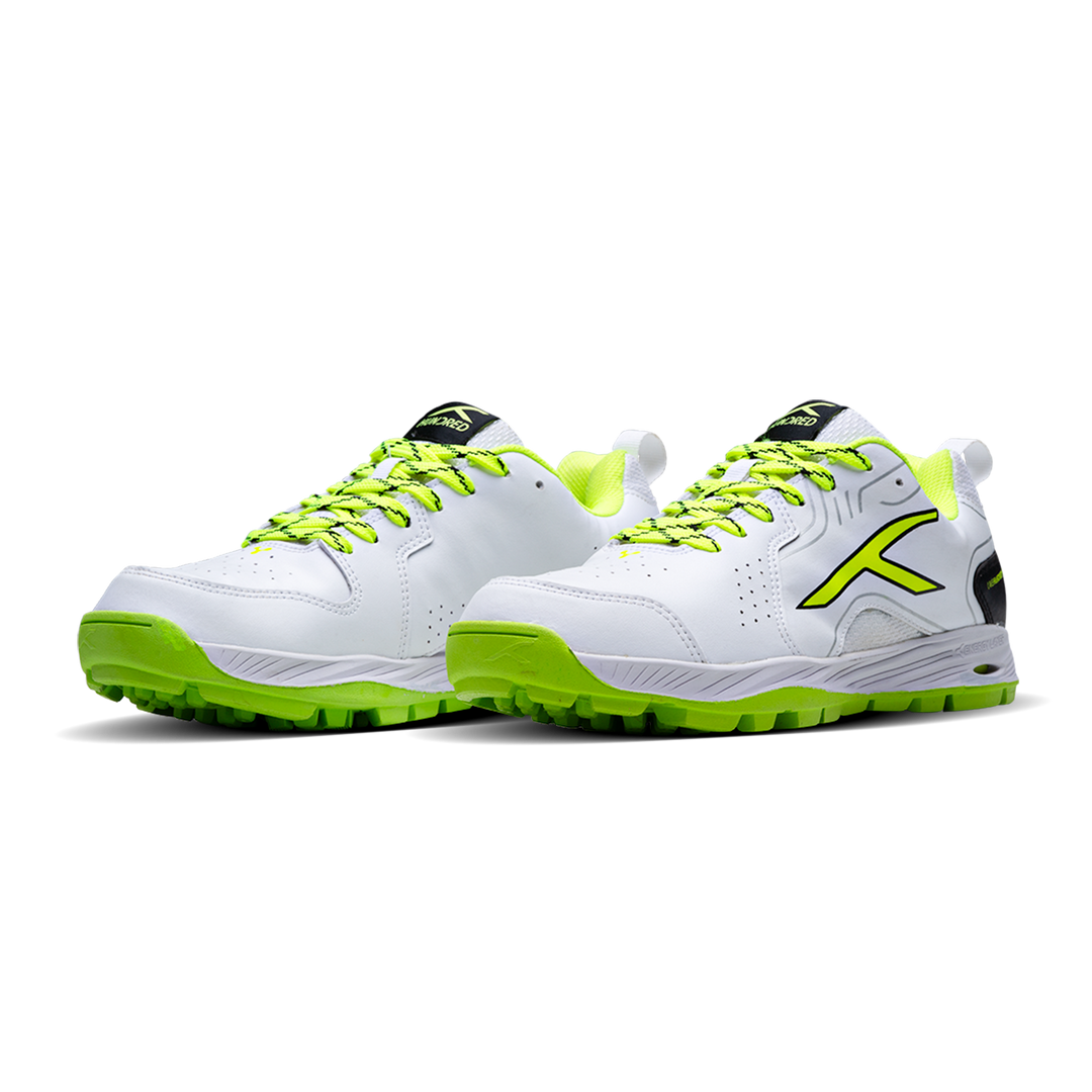 HUNDRED PITCH FORCE CRICKET SHOES