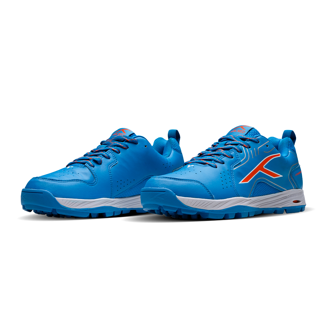 HUNDRED PITCH FORCE CRICKET SHOES