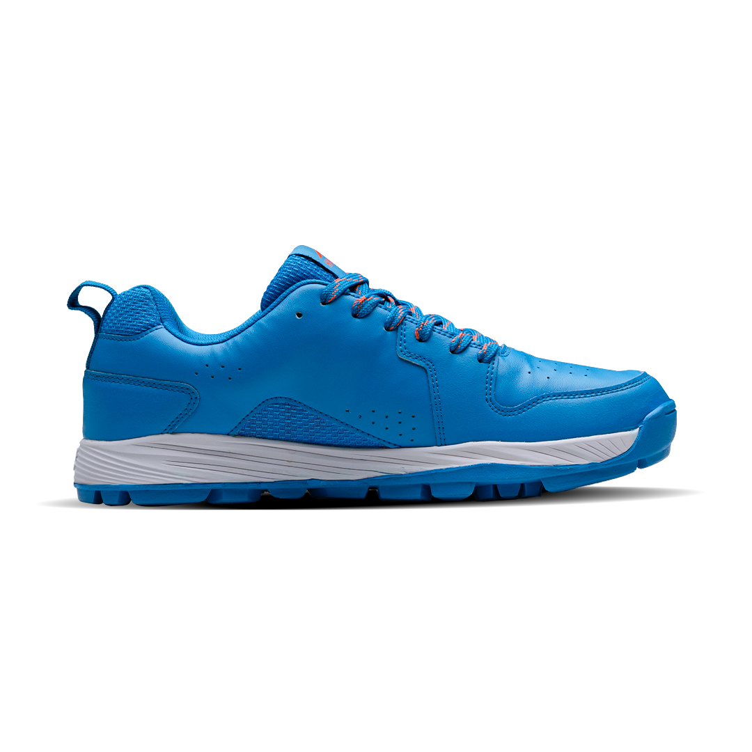 HUNDRED PITCH FORCE CRICKET SHOES