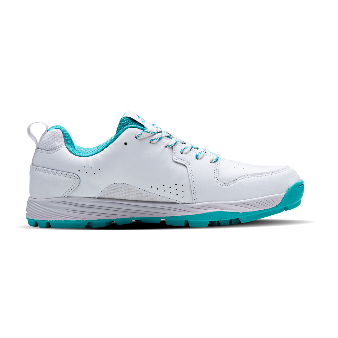 HUNDRED PITCH FORCE CRICKET SHOES