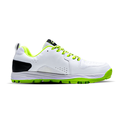 HUNDRED PITCH FORCE CRICKET SHOES