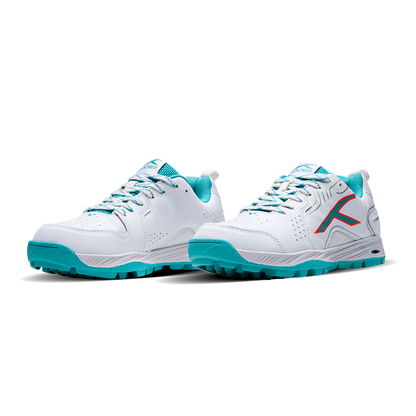 HUNDRED PITCH FORCE CRICKET SHOES