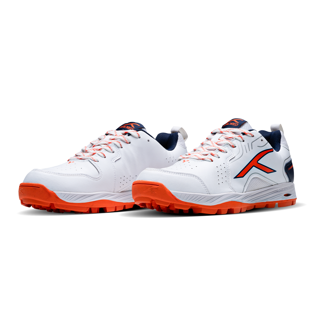 HUNDRED PITCH FORCE CRICKET SHOES
